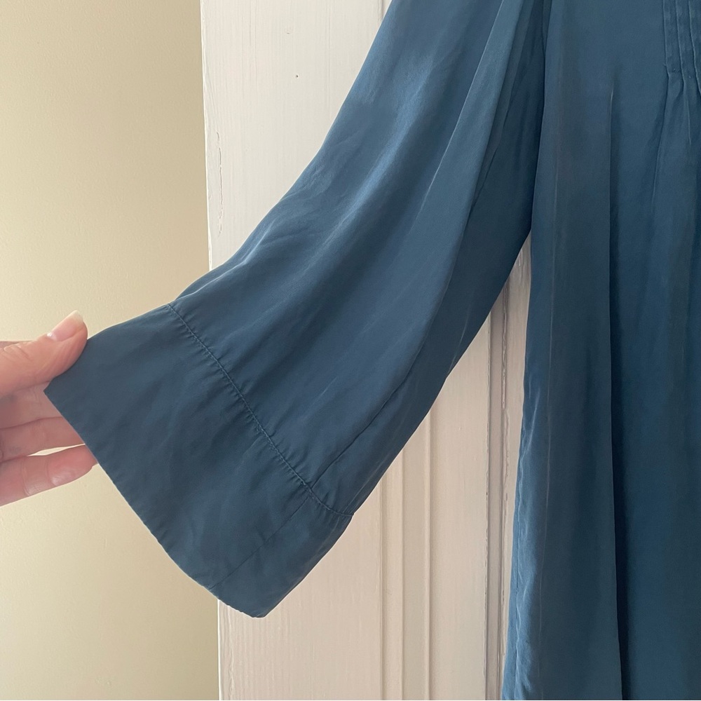 Elizabeth and James Blue Silk Tokyo Top - Picture 4 of 13